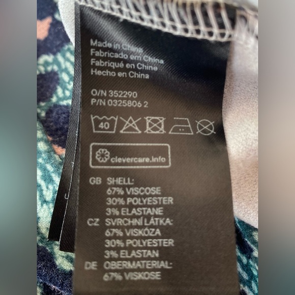 🍎 H&M Animal Print Slit Back Tank Top - Picture 4 of 5